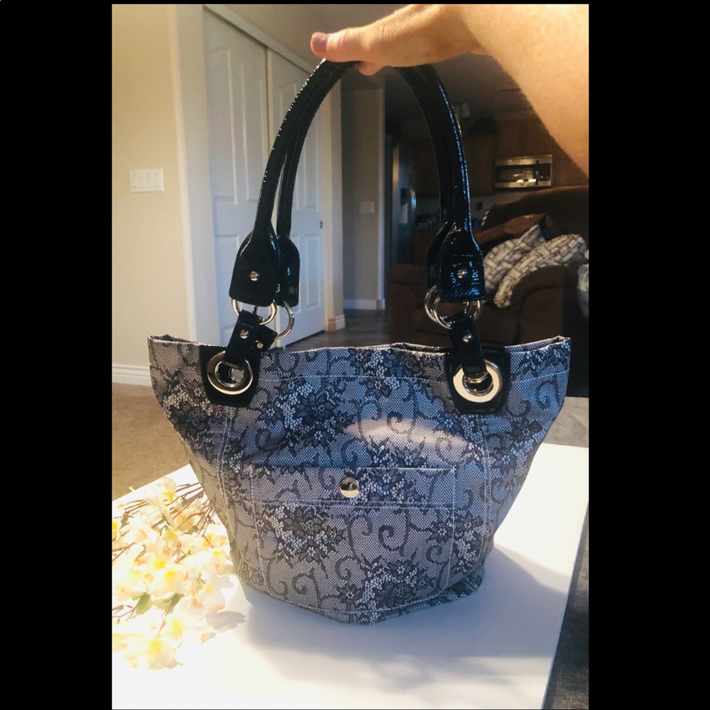 NWOT Nine West Lace Design Tote W/Change Purse